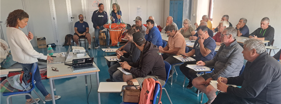  Formação de tripulantes de Xávega para proteção de cetáceos 